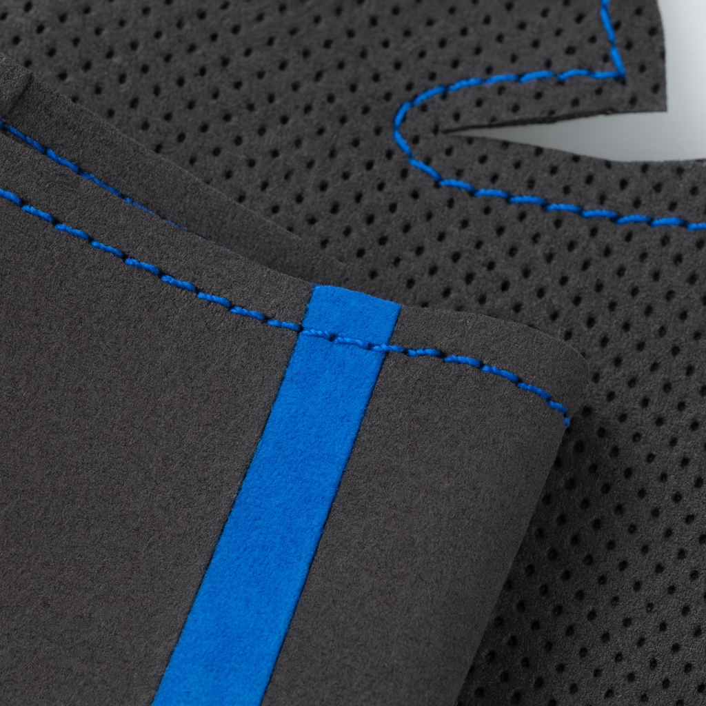Performance Lenkradbezug - Alcantara perforiert + 12 Uhr Markierung blau - passend für BMW G20 G21 G22 G23 G26 G30 G31 G32 G11 G12 G14 G15 G16 G01 G02 G05 G06 G07 X3 X4 X5 X6