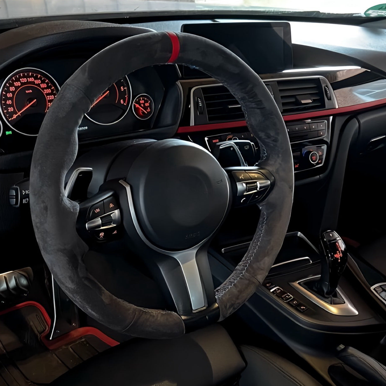 Performance Lenkradbezug - Alcantara + 12 Uhr Markierung rot - passend für BMW F20 F21 F45 F22 F23 F46 F30 F31 F34 F32 F33 F36 F10 F11 F07 F12 F06 F13 X1 F48 X2 F39 X3 F25 X4 F26 X5 F15 X6 F16