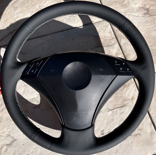 Performance Lenkradbezug - Leder glatt/perforiert - passend für BMW E60 E61 E62 E63 E64
