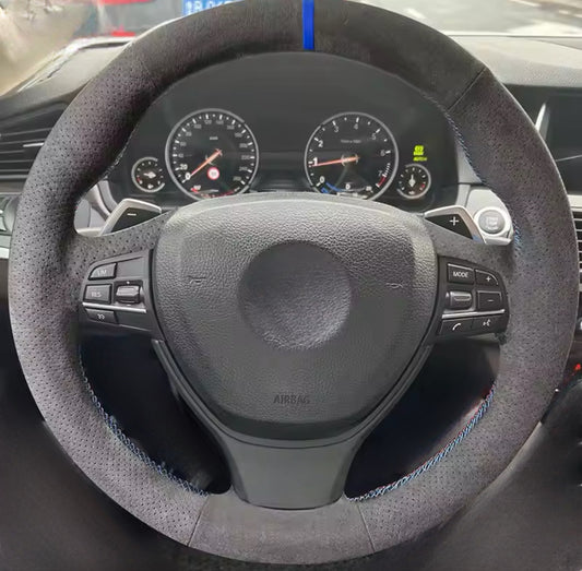 Performance Lenkradbezug - Alcantara perforiert + 12 Uhr Markierung blau - passend für BMW F20 F21 F45 F22 F23 F46 F30 F31 F34 F32 F33 F36 F10 F11 F07 F12 F06 F13 X1 F48 X2 F39 X3 F25 X4 F26 X5 F15 X6 F16