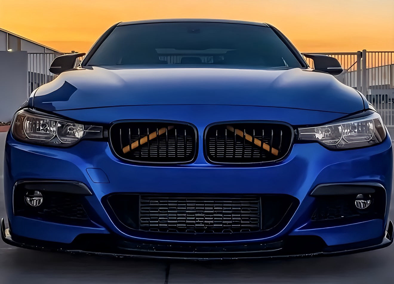 Performance Kühlergrill Cover / Abdeckung - Blau, Rot, Gelb - passend für BMW F01 F02 F03 F04 F06 F07 F10 F11 F12 F13 F18 F39 F45 F46 F48 F49 E60 E61 E65 E66 E90 E91 E92 E93