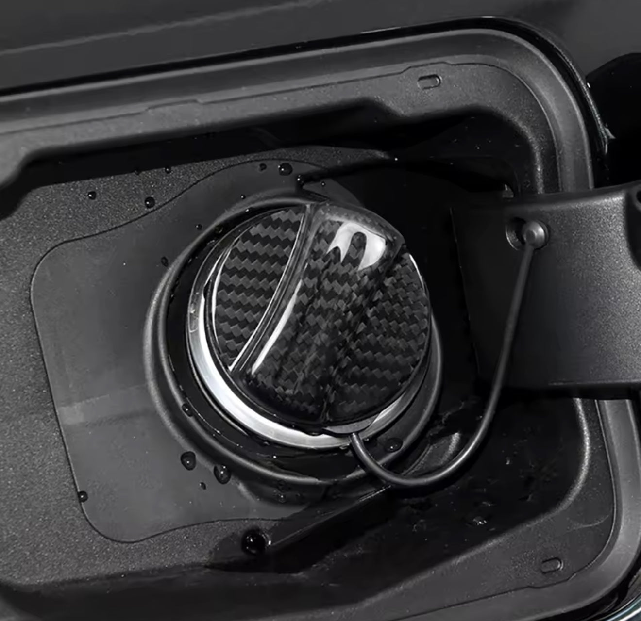 Performance Tankdeckelcover -Echt Carbon - passend für BMW E30 E36 E39 E46 E60 E90 E92 E82 E88 F10 F20 F30 G20 G22 G30