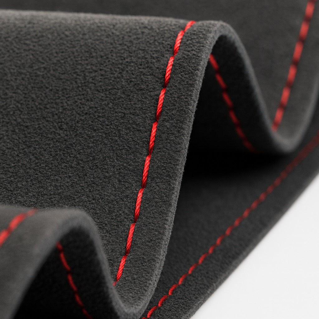 Performance Lenkradbezug - Alcantara perforiert + 12 Uhr Markierung rot - passend für BMW G20 G21 G22 G23 G26 G30 G31 G32 G11 G12 G14 G15 G16 G01 G02 G05 G06 G07 X3 X4 X5 X6
