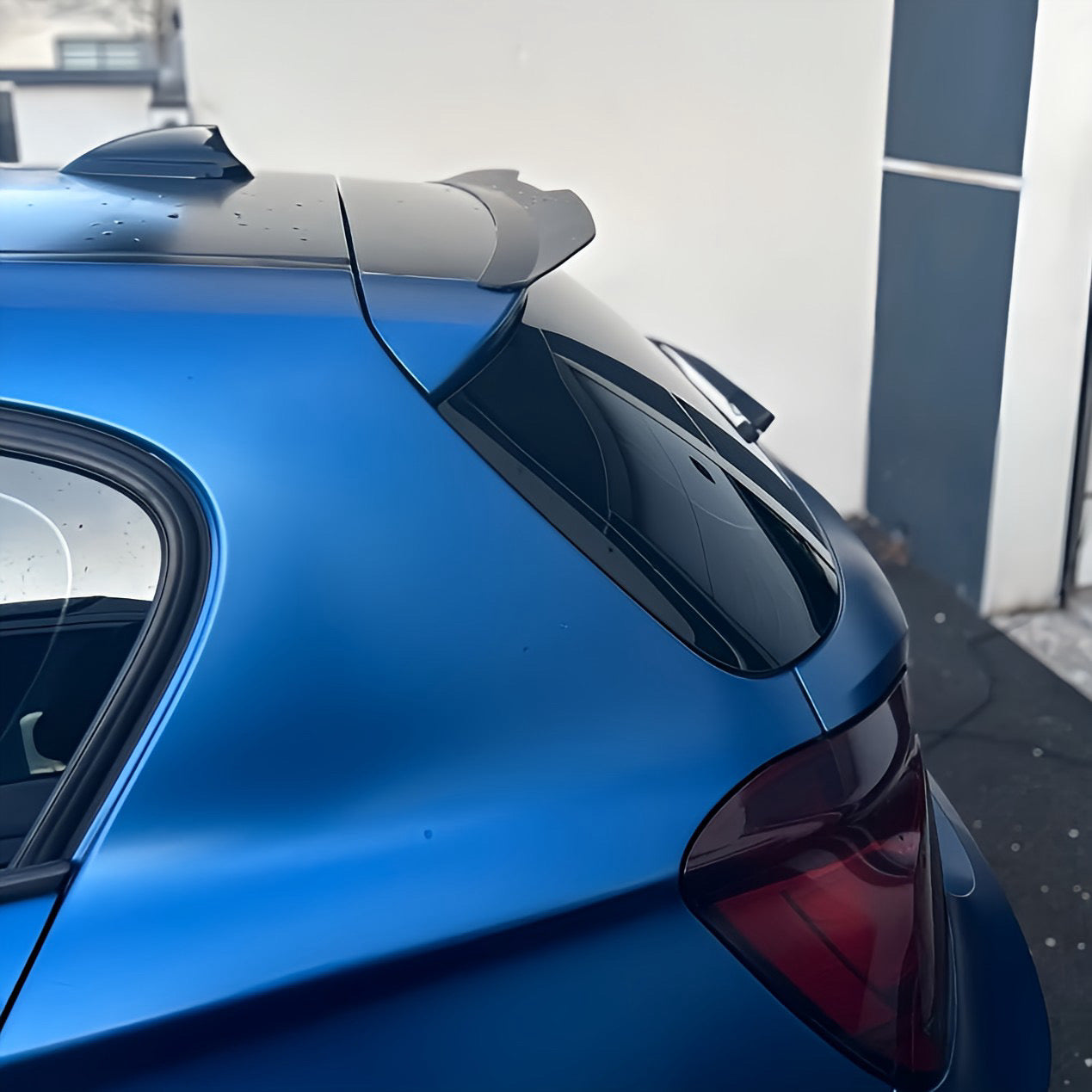 Performance Spoiler passend für BMW F20 F21 - Schwarz Hochglanz