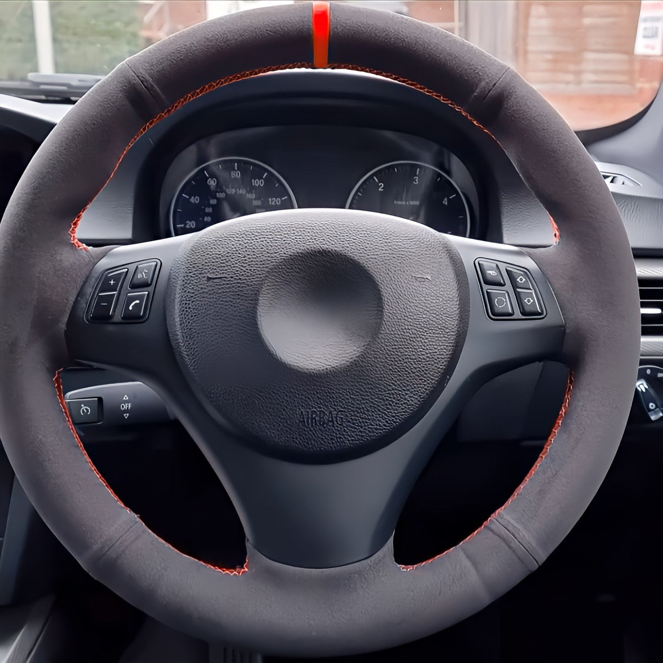 Performance Lenkradbezug - Alcantara mit 12 Uhr Markierung rot - passend für BMW E90 E91 E92 E93 E81 E82 E87 E88