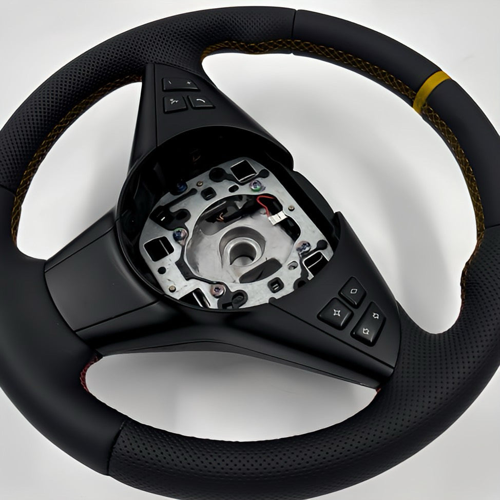 Performance Lenkradbezug - Leder glatt/perforiert + 12 Uhr Markierung gelb - passend für BMW E60 E61 E62 E63 E64