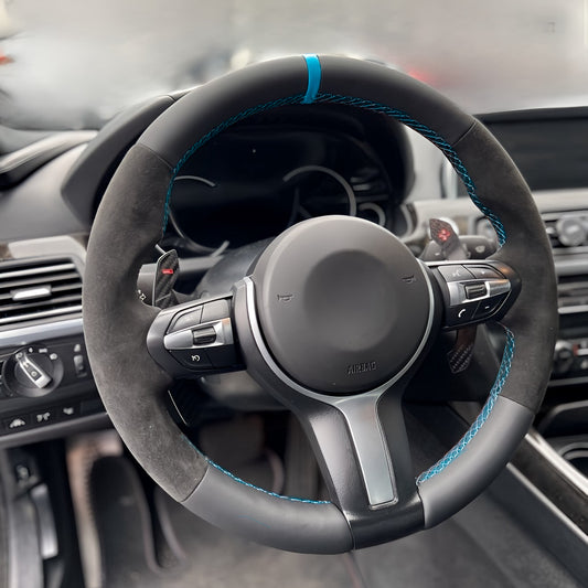 Performance Lenkradbezug - Perforiertes Leder mit Alcantara + 12 Uhr Markierung blau - passend für BMW F20 F21 F45 F22 F23 F46 F30 F31 F34 F32 F33 F36 F10 F11 F07 F12 F06 F13 X1 F48 X2 F39 X3 F25 X4 F26 X5 F15 X6 F16