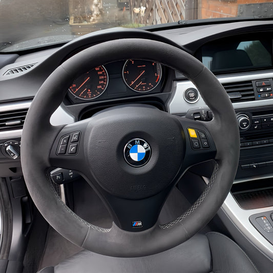 Performance Lenkradbezug - Alcantara - passend für BMW E90 E91 E92 E93 E81 E82 E87 E88