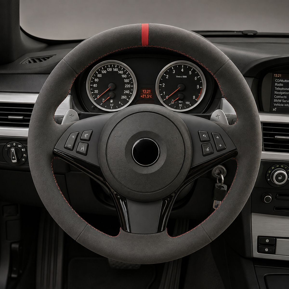 Performance Lenkradbezug passend für BMW E60 E61 E63 E64 – Alcantara – rote 12-Uhr-Markierung