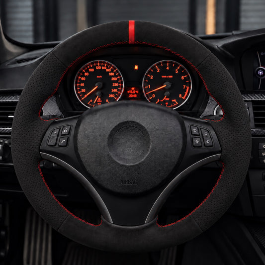 Performance Lenkradbezug passend für BMW E81 E82 E87 E88 E90 E91 E92 E93 E84 – Alcantara perforiert rote 12-Uhr-Markierung