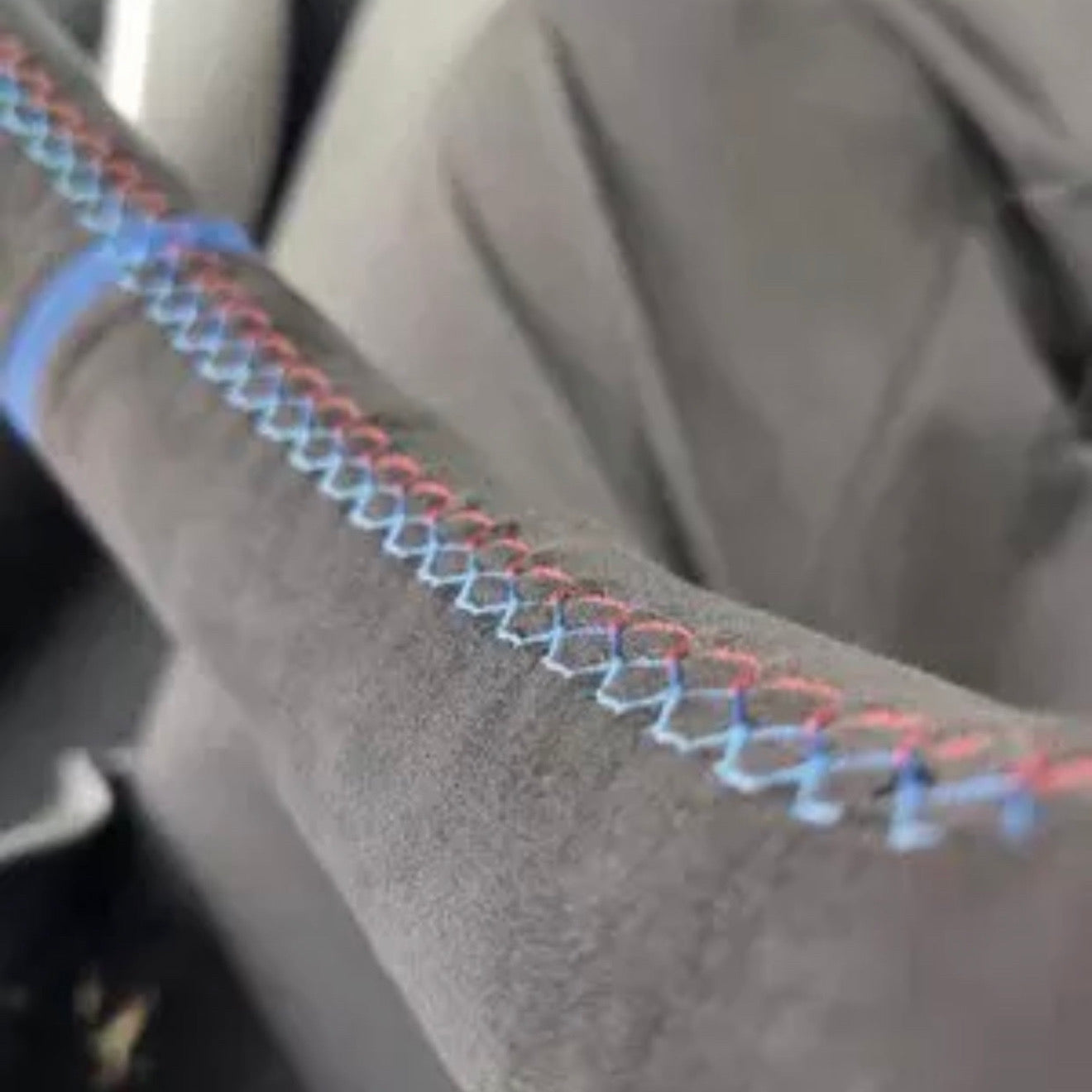 Performance Lenkradbezug - Leder glatt / perforiert - passend für BMW E90 E91 E92 E93 E81 E82 E87 E88