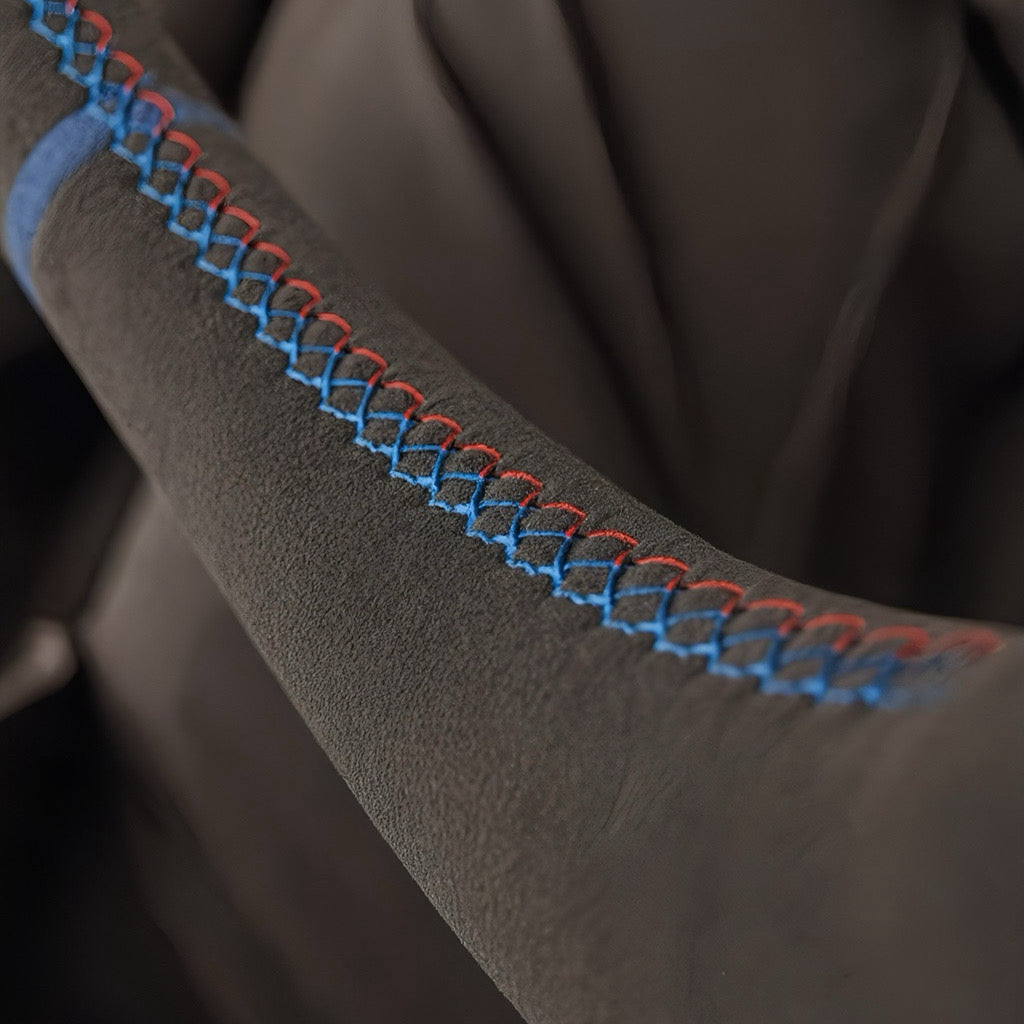 Performance Lenkradbezug - Alcantara - passend für BMW E90 E91 E92 E93 E81 E82 E87 E88