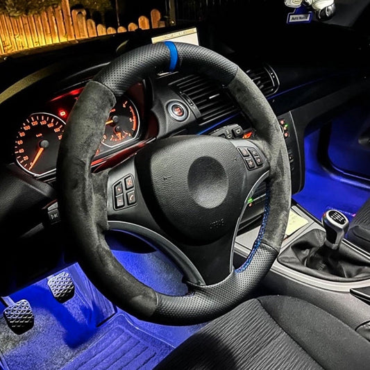 Performance Lenkradbezug - Perforiertes Leder mit Alcantara + 12 Uhr Markierung blau - passend für BMW E90 E91 E92 E93 E81 E82 E87 E88